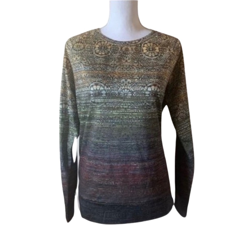 NWT Simple Round Neck Color Block Print Beautiful Top. Large